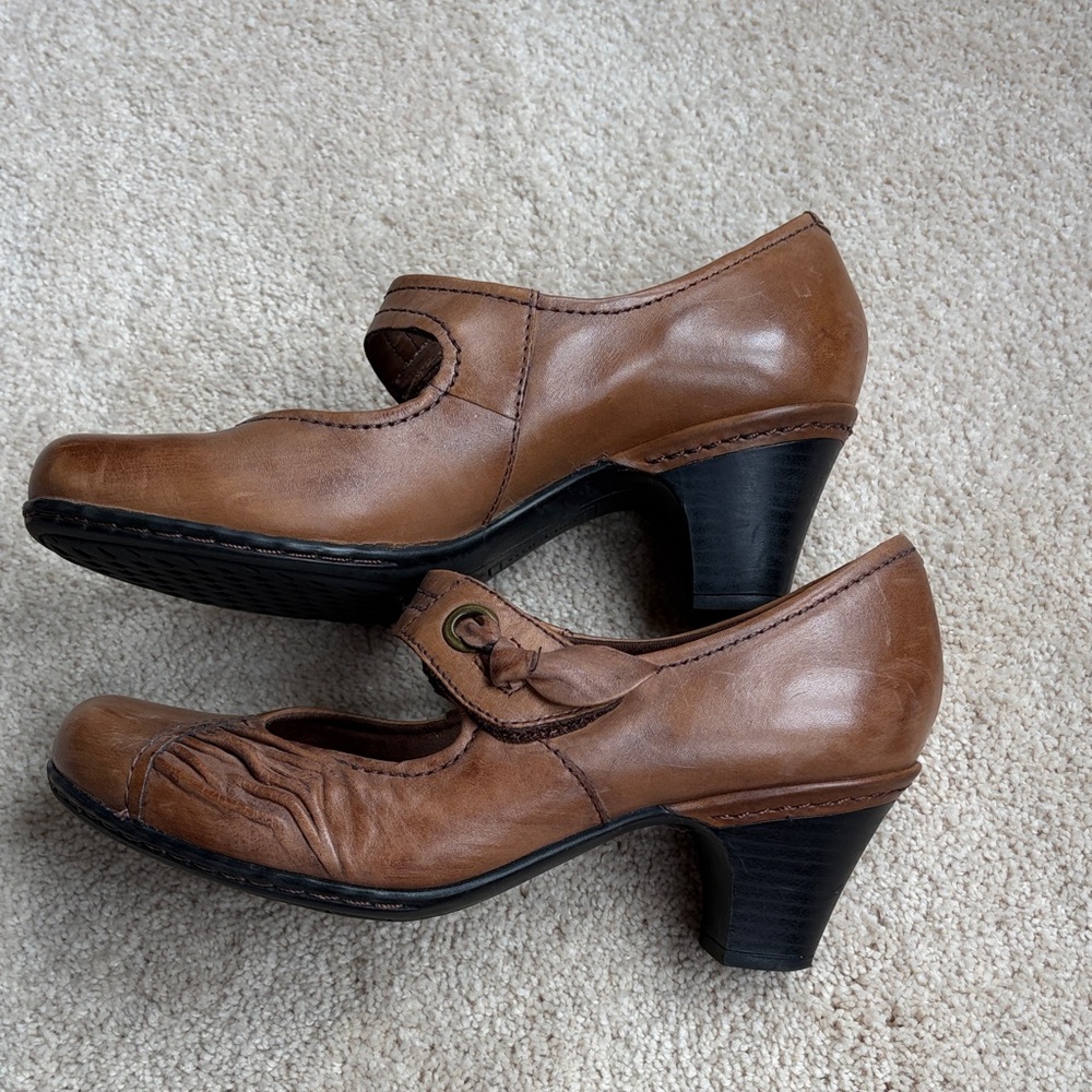 Cobb Hill by New Balance Tan Brown Leather Mary Jane Flats - Picture 4 of 6